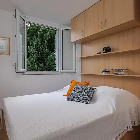 Cozy Seaside With Stunning View Apartman