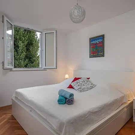 Cozy Seaside With Stunning View Apartman